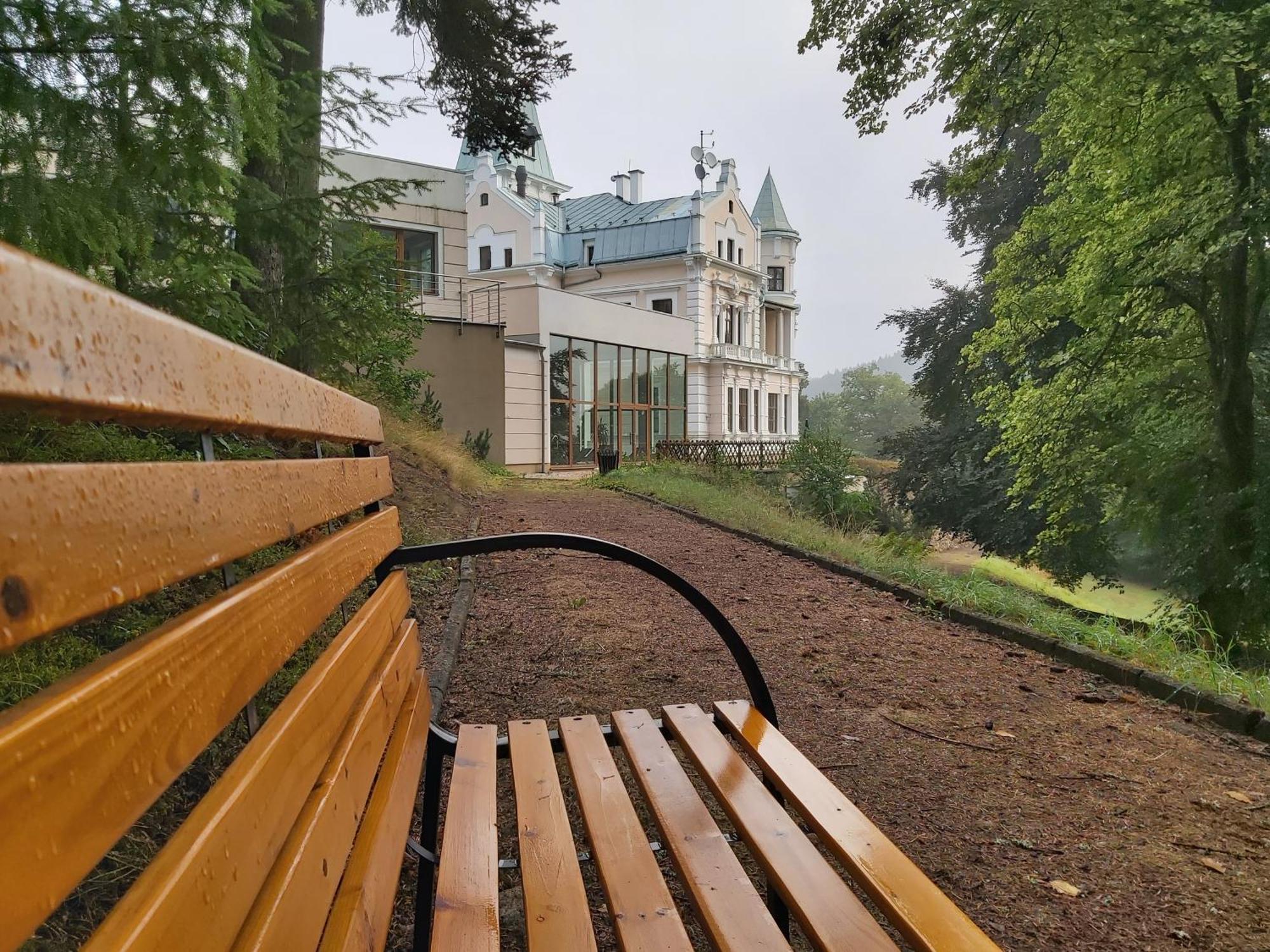Hotel Chateau Cihelny Karlovy Vary Exterior foto