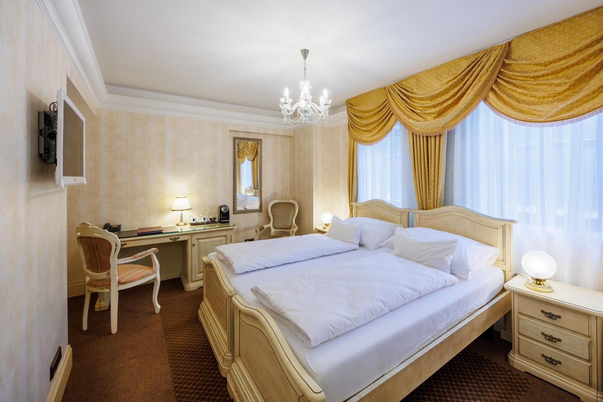Hotel Chateau Cihelny Karlovy Vary Exterior foto